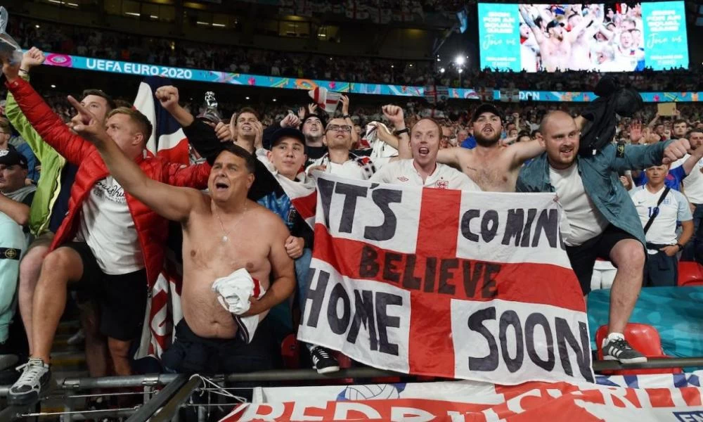 Euro 2020: «Ιts coming home» και με αεροπλάνα στην Αγγλία